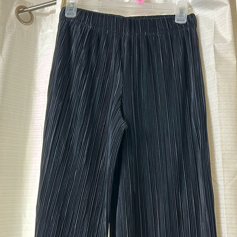 Pleated trousers - Picture 3 of 8
